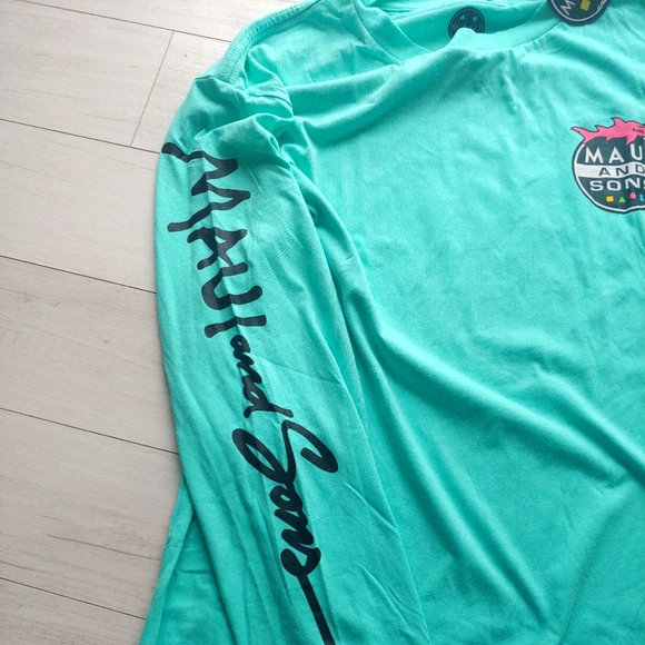 MAUI and Sons NEW Shark Invasion Crewneck Tee - Picture 4 of 8